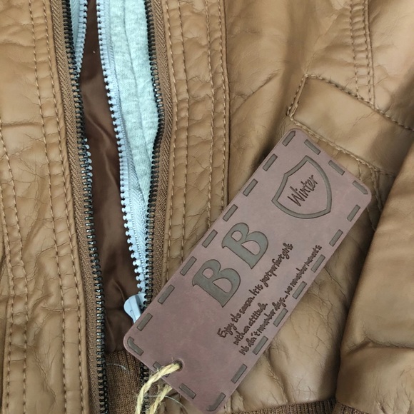 Leather Jackets 🧥 for Women! - Picture 3 of 6